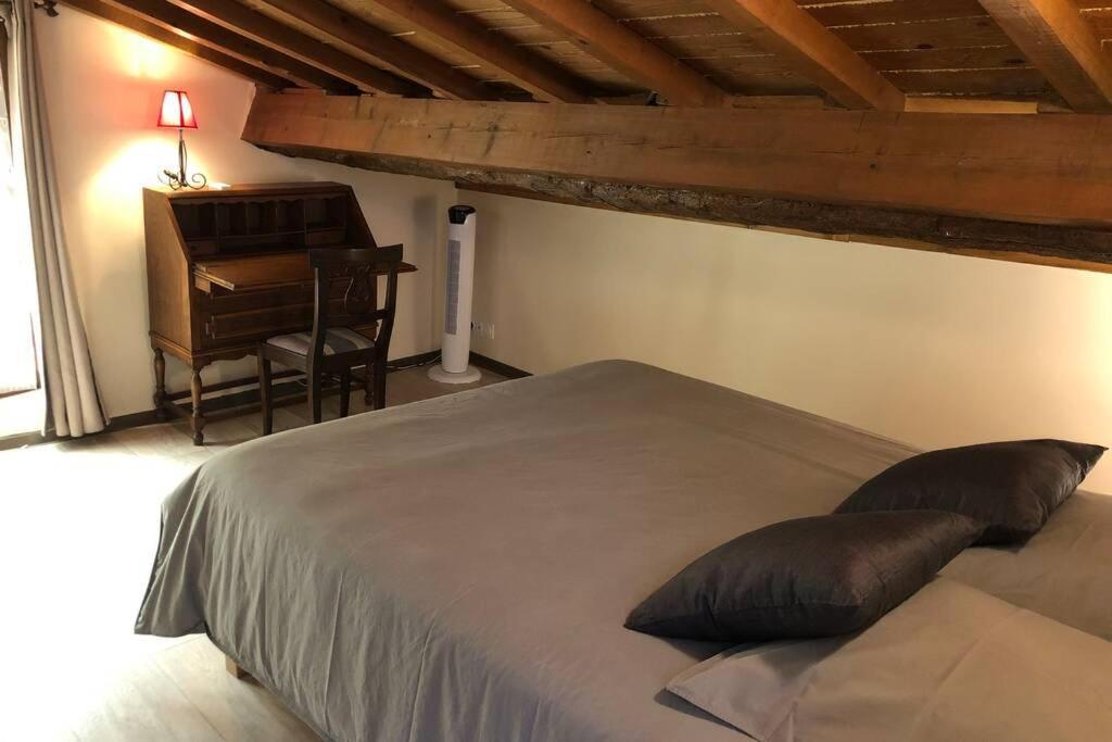 Les Maisons Du Conflent, Maisons Familiales En Pierre Au Coeur Des Remparts ヴィルフランシュ・ド・コンフラン エクステリア 写真