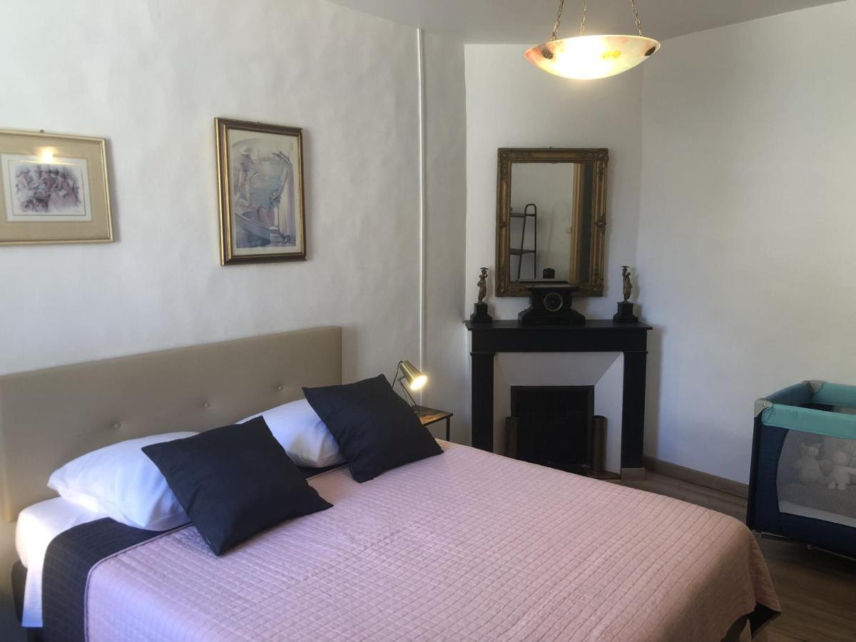 Les Maisons Du Conflent, Maisons Familiales En Pierre Au Coeur Des Remparts ヴィルフランシュ・ド・コンフラン エクステリア 写真